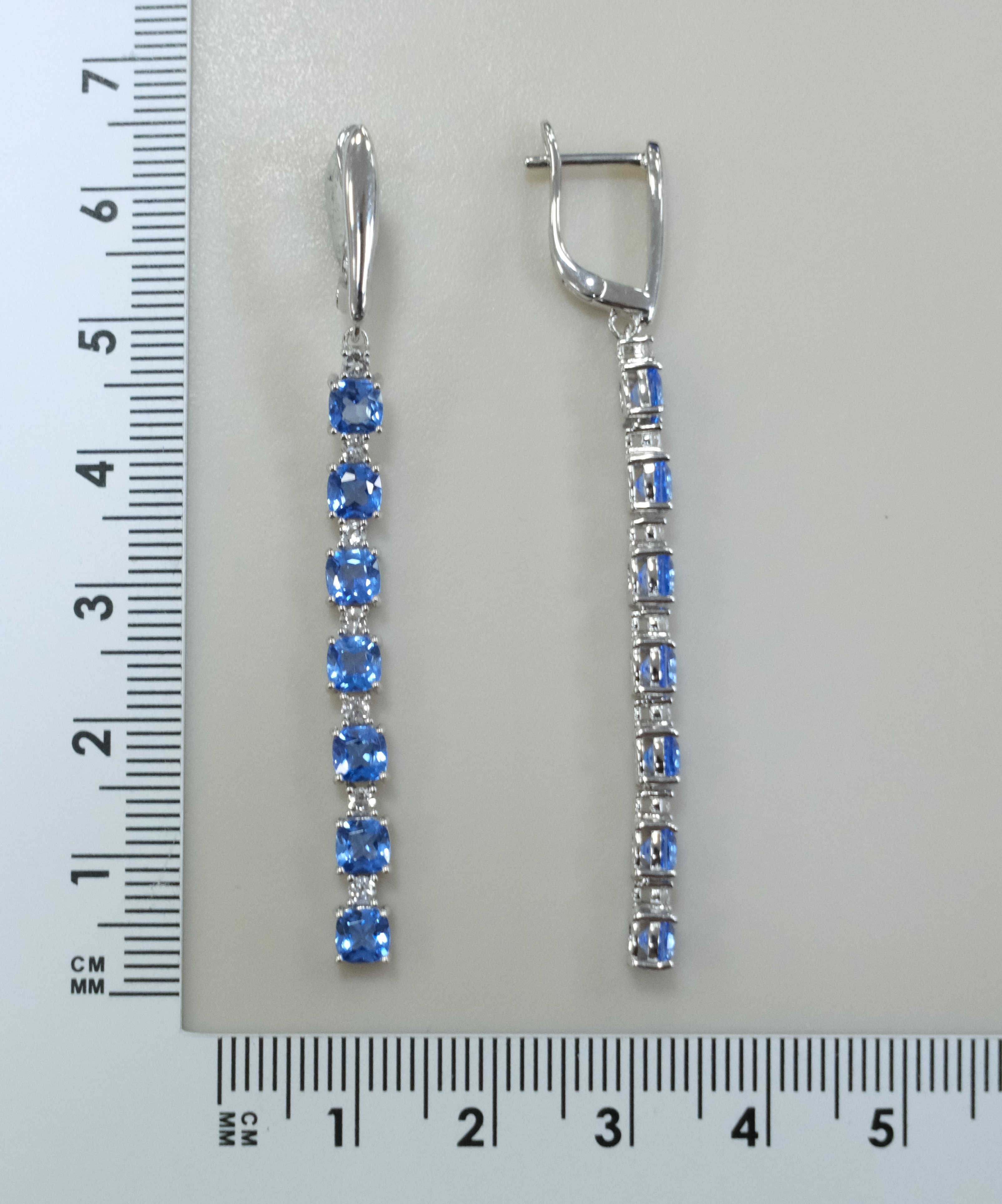 Серебряные серьги с топазами Индиго